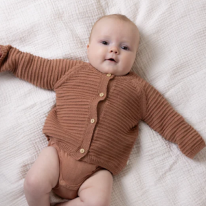 Cardigan en tricot caramel NONO Petite Maison