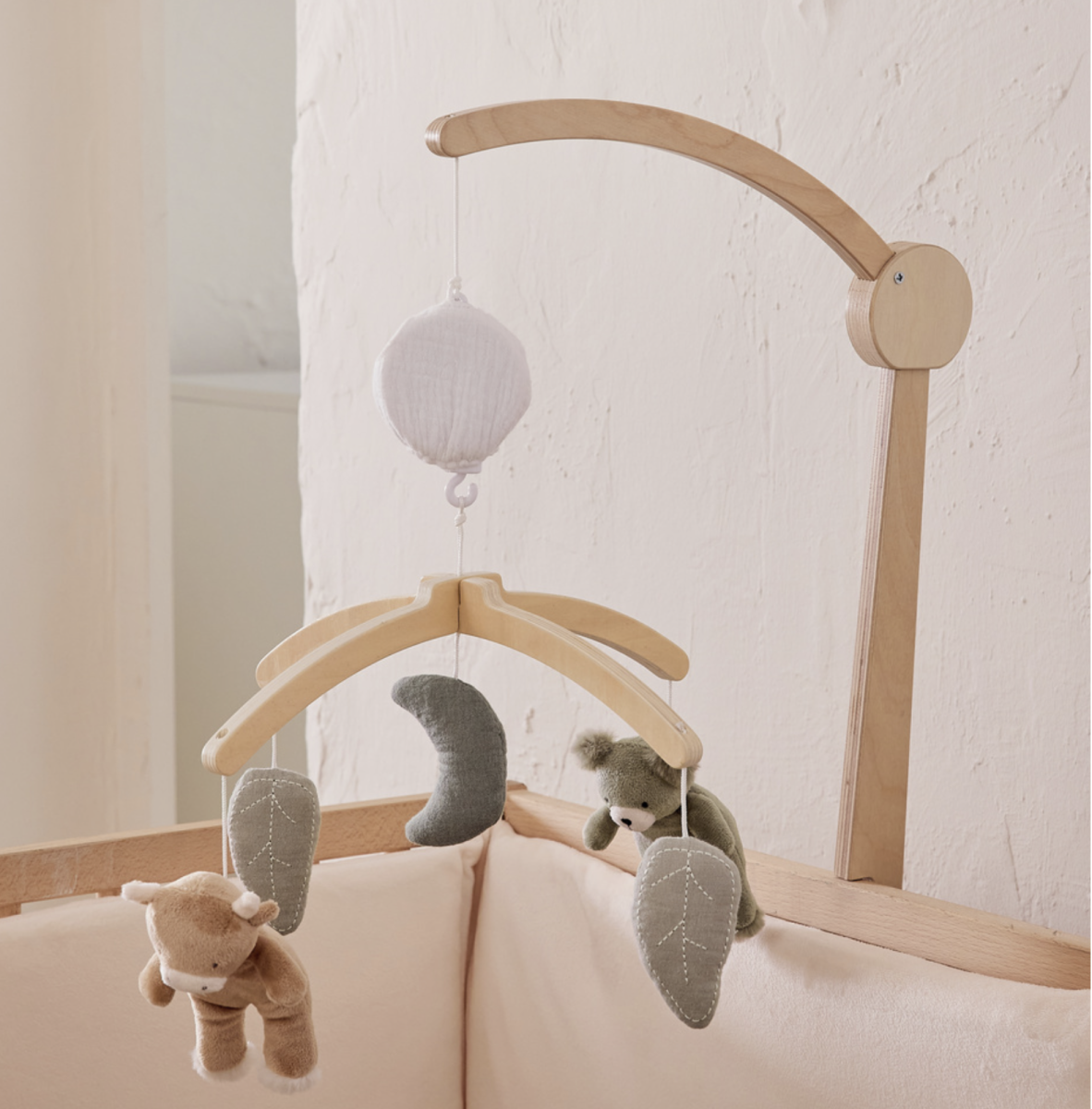 Mobile musical en bois naturel Noukies (Orso & Fluffy)